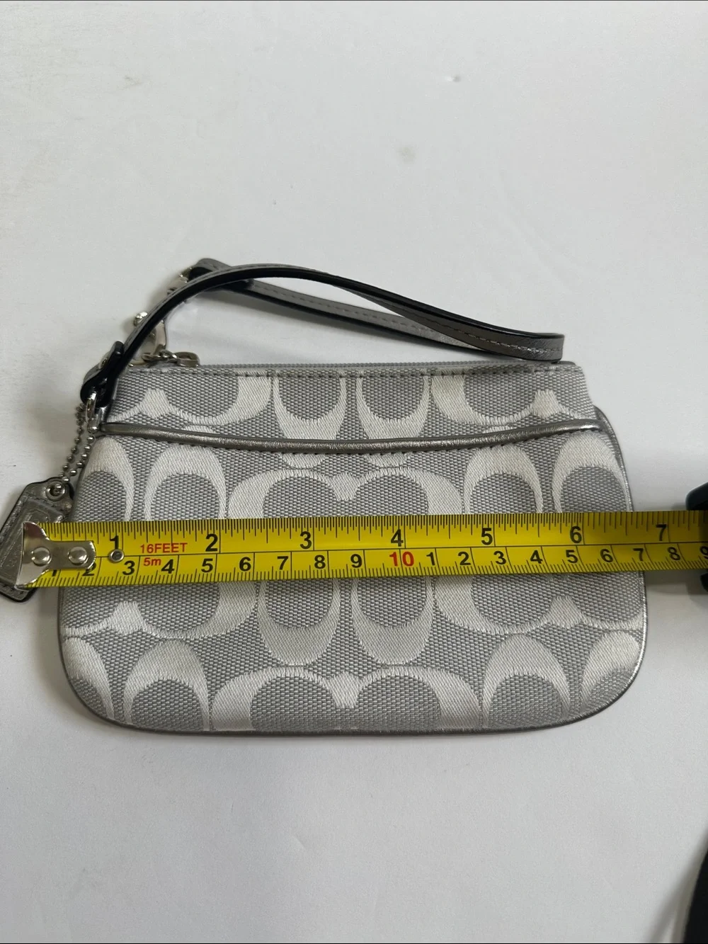 Coach Wristlet Purse Pouch Silver Gray Signature Jacquard Zipper Handle